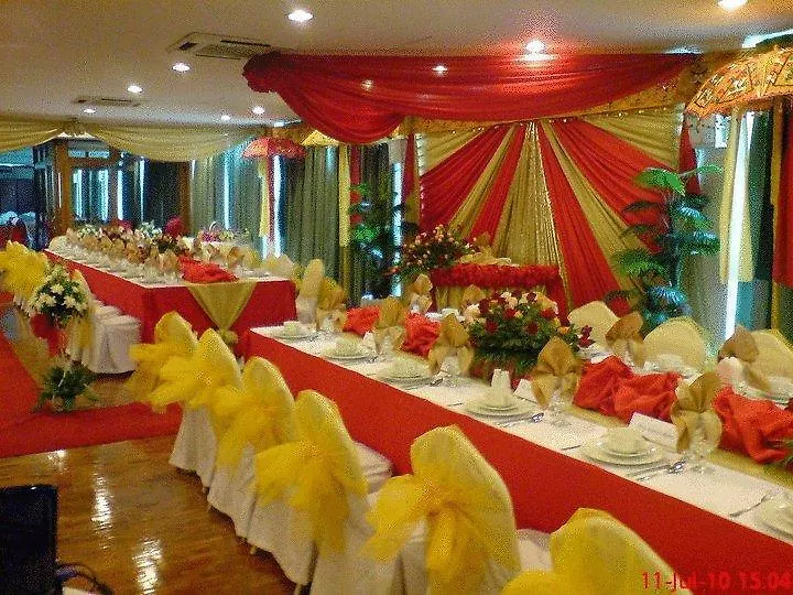 Aloha Hotel Roxas Boulevard Manila 3*,