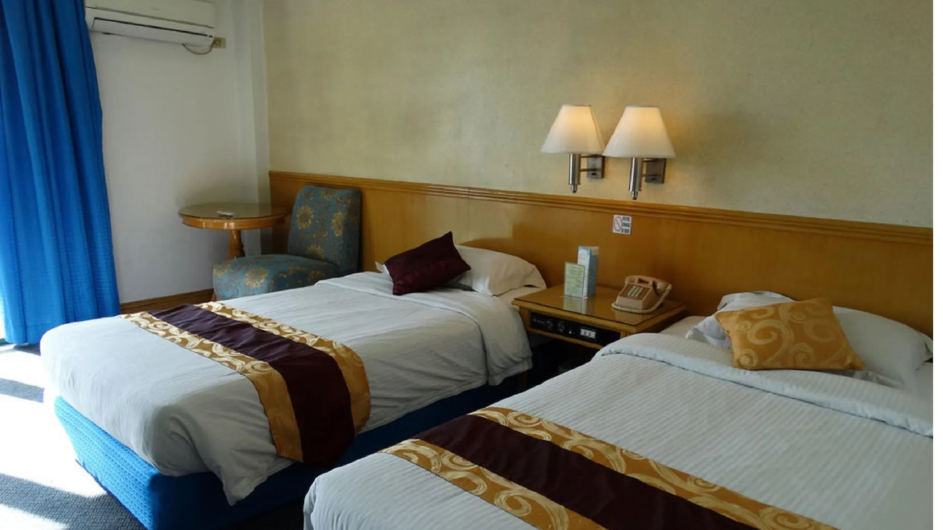 Aloha Hotel Roxas Boulevard Manila 3*,