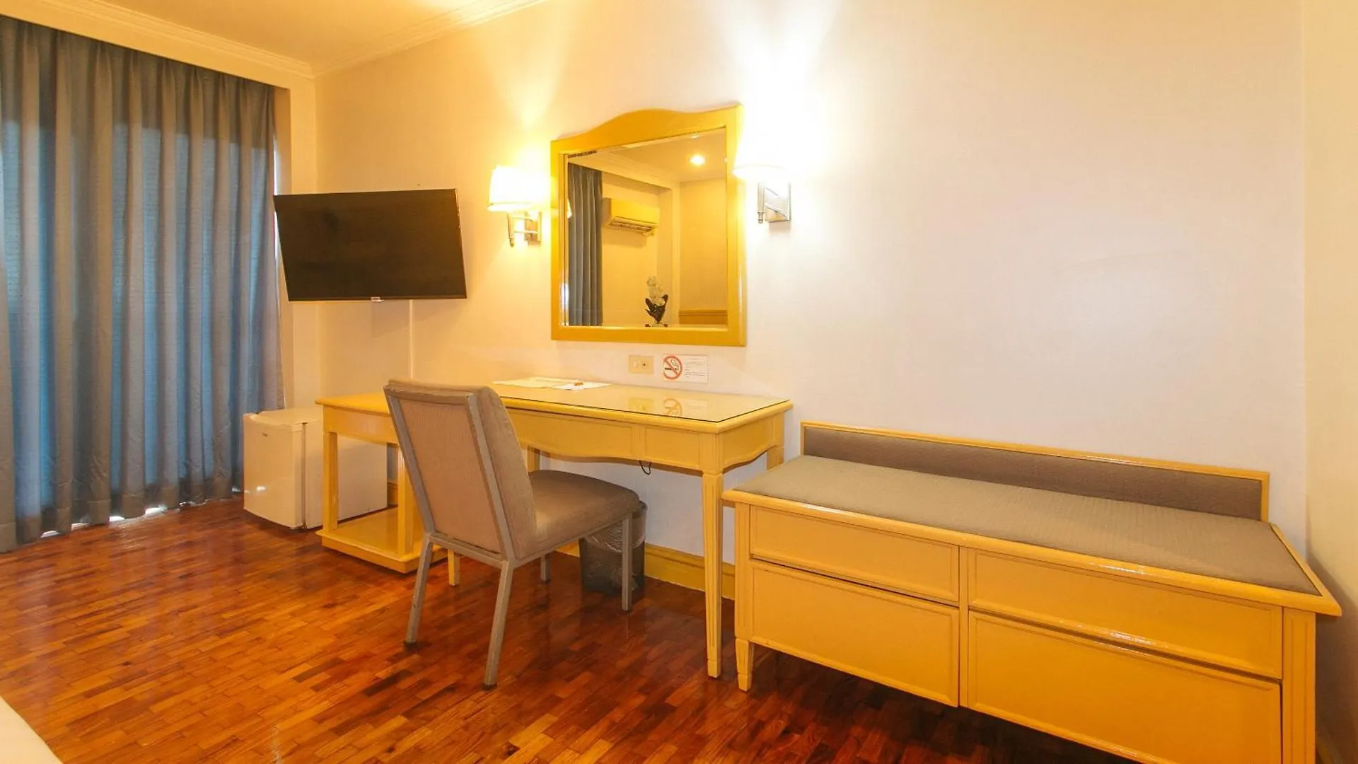 Aloha Hotel Roxas Boulevard Manila